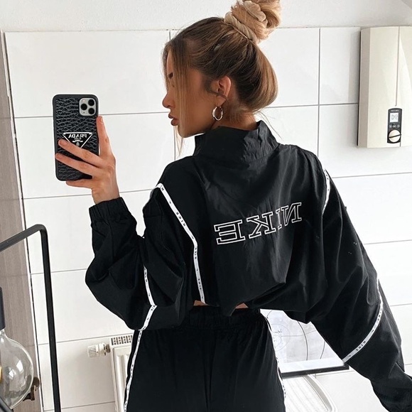 elenyaa